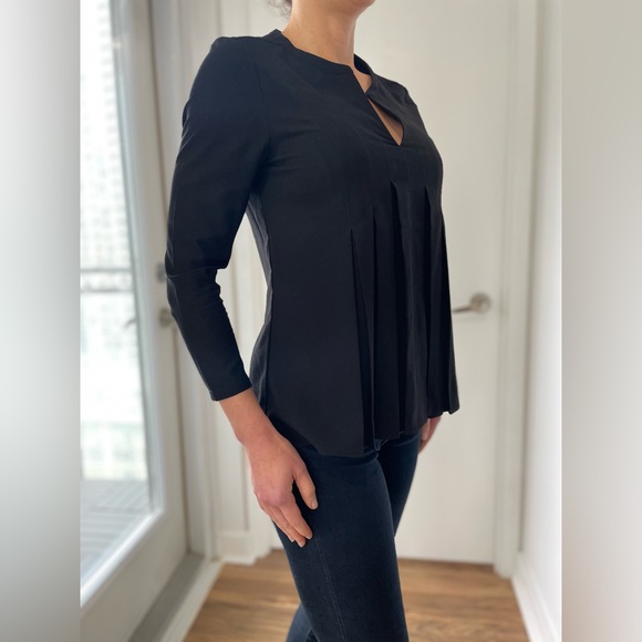 FEMME black top size XS - Picture 2 of 3